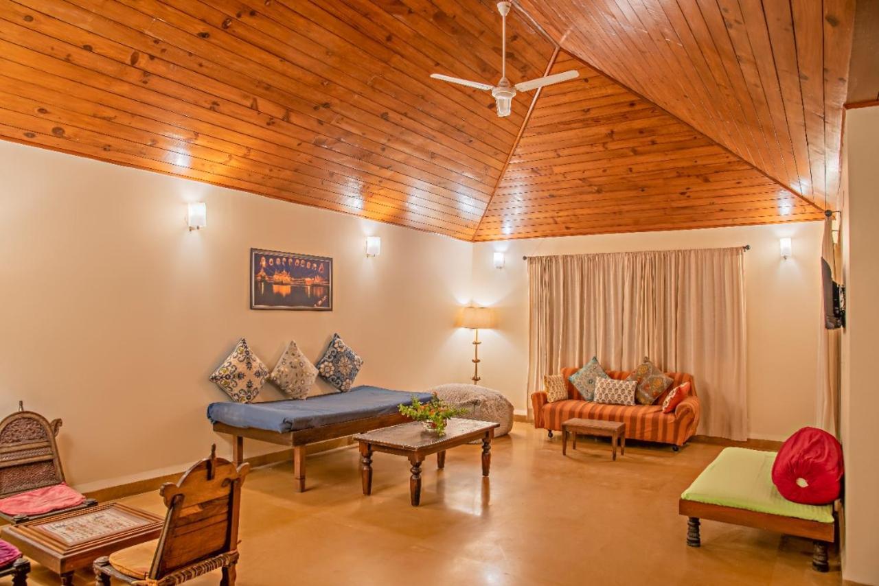 Western Edge Kasauli !Lawn! Bonfire! Peace! Pvt Villa ! Exterior photo